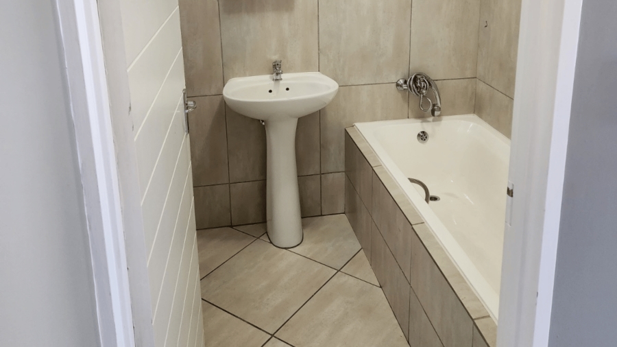 2 Bedroom Property for Sale in Buh Rein Estate Western Cape